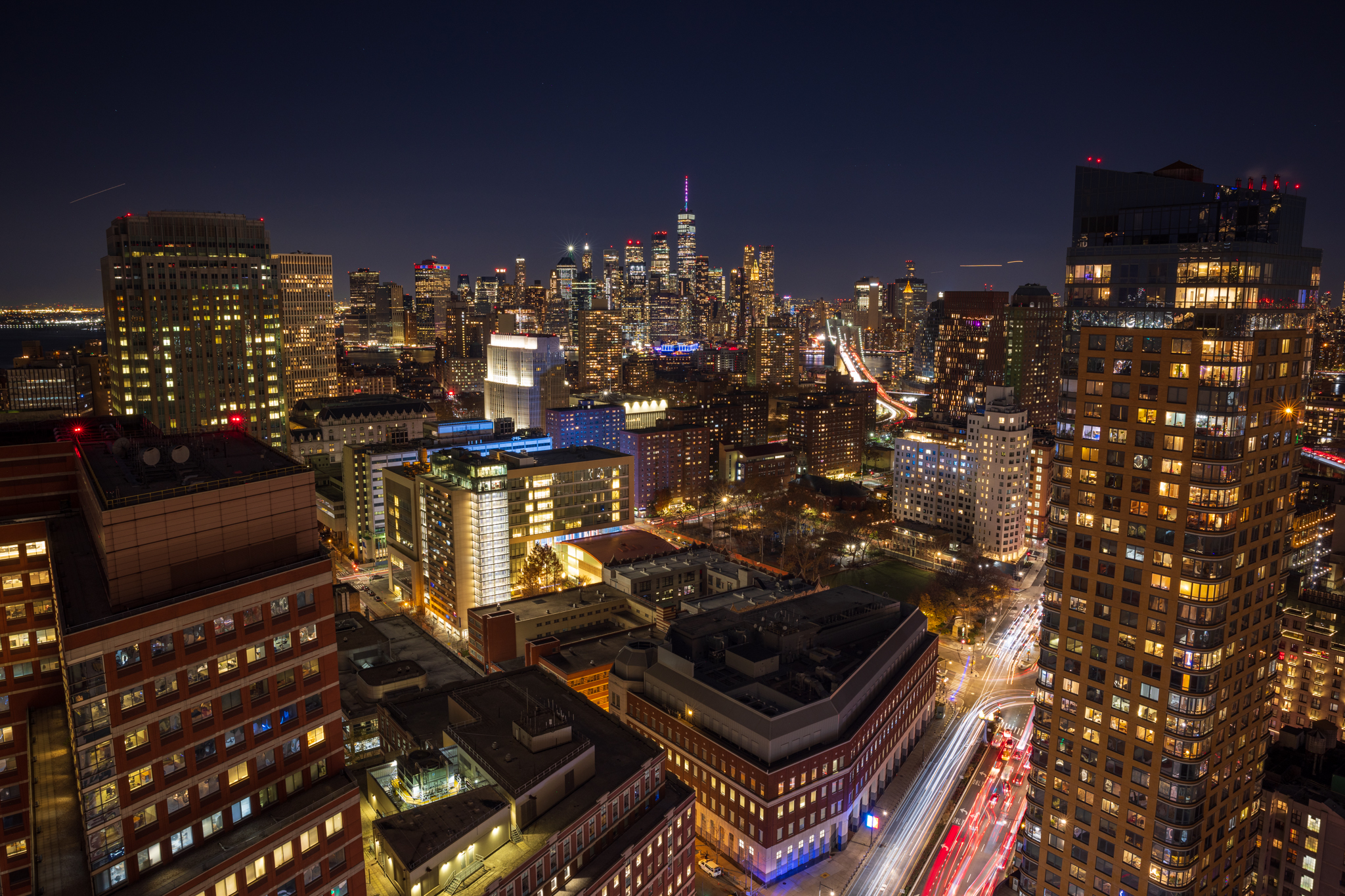 Manhattan's Pier 17 from Brooklyn photographed at 24mm